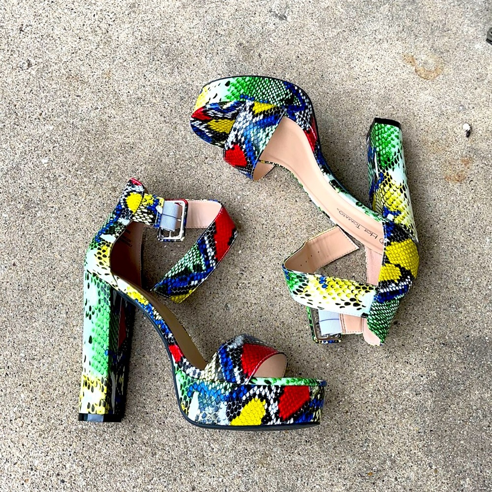Snake print heels❤️💚💛💙